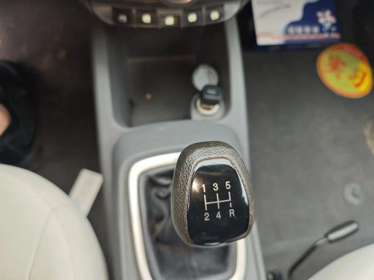 Chevrolet Sail 2015 Sail 3 1.5L Manual with Ideal Sunroof Edition — миниатюра 15