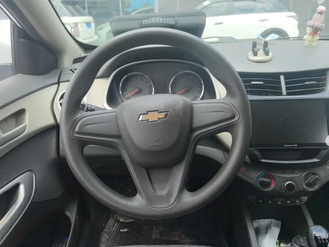 Chevrolet Sail 2015 Sail 3 1.3L Manual Ideal Edition — миниатюра 11