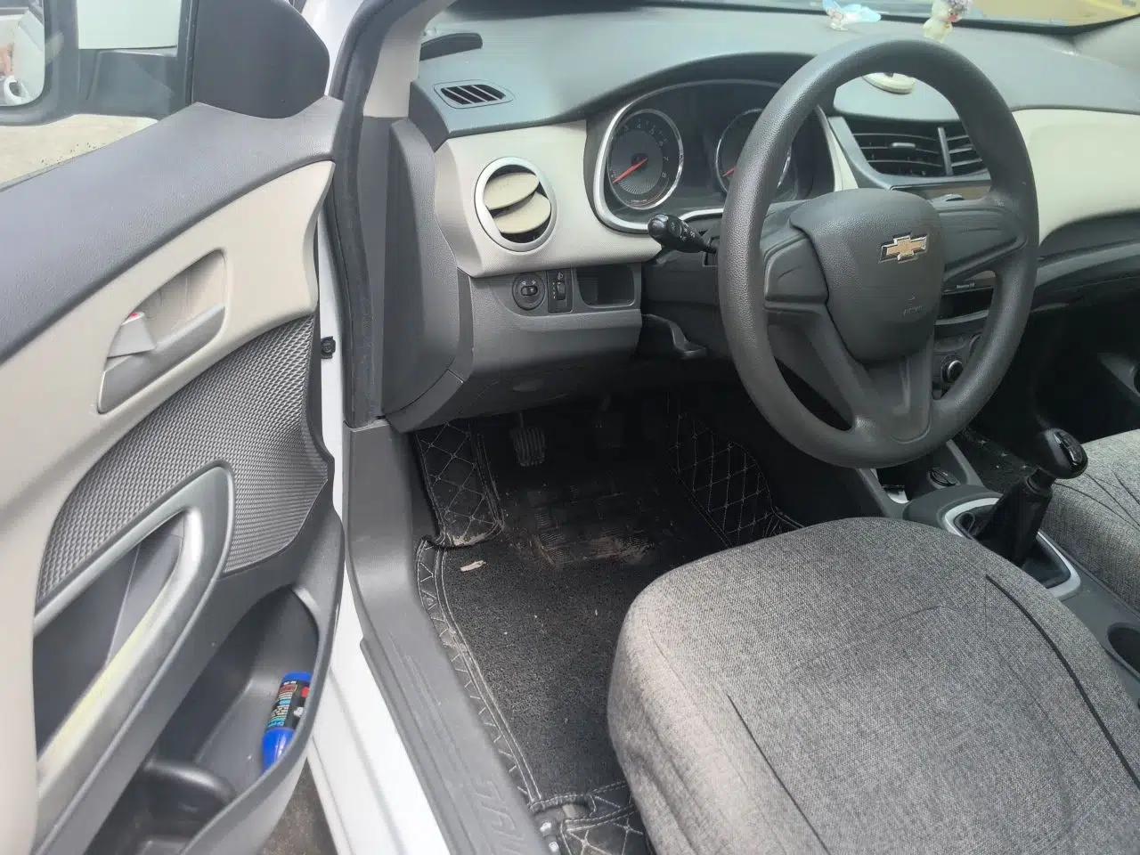 Chevrolet Sail 2015 Sail 3 1.3L Manual Ideal Edition — миниатюра 17