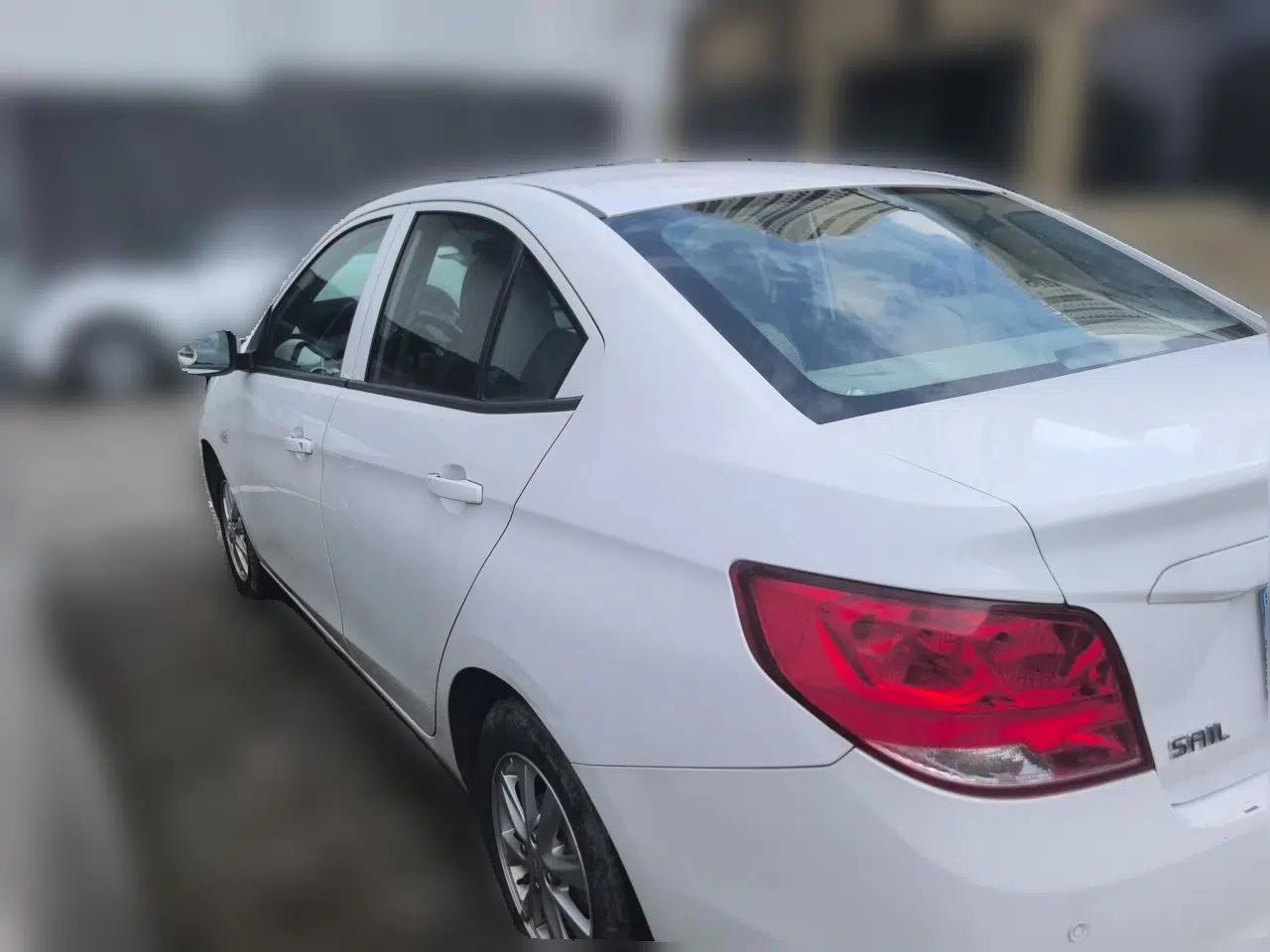 Chevrolet Sail 2015 Sail 3 1.3L Manual Ideal Edition — миниатюра 4