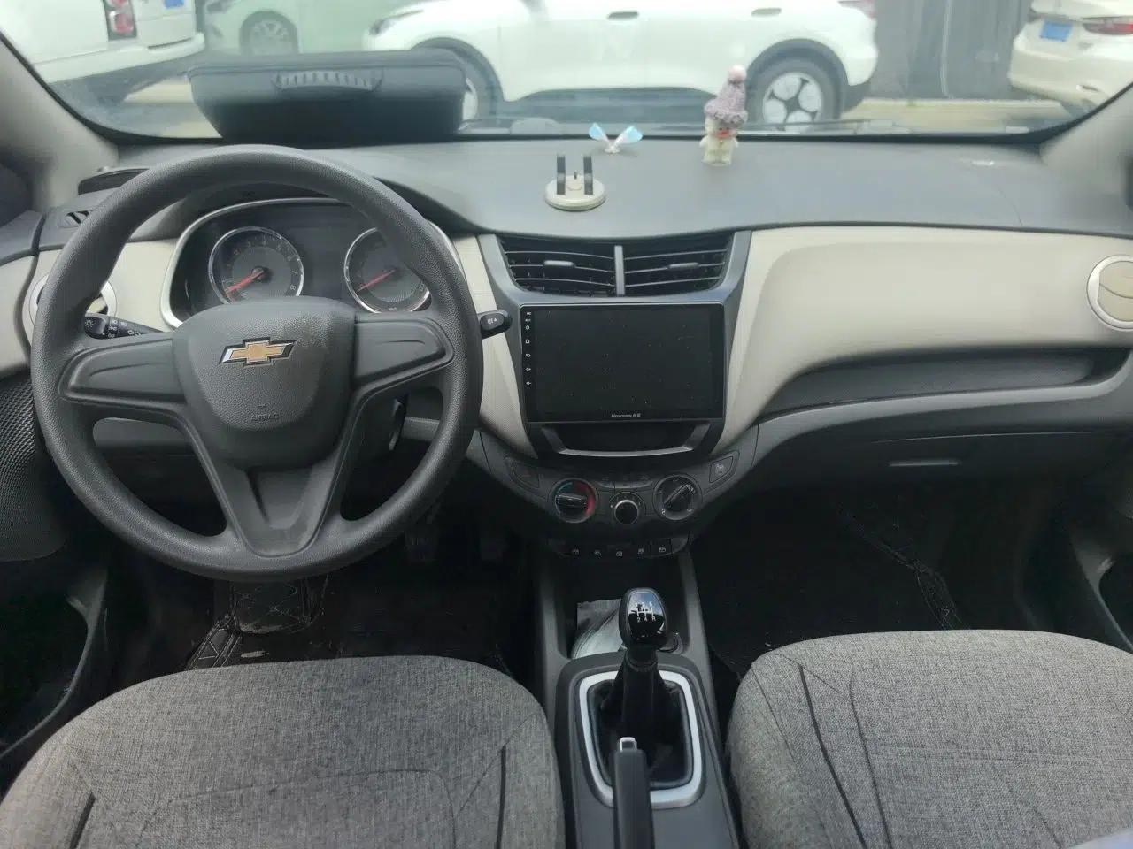 Chevrolet Sail 2015 Sail 3 1.3L Manual Ideal Edition — миниатюра 10