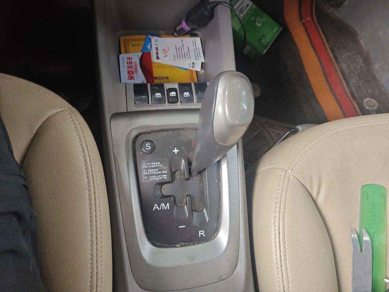 Chevrolet Sail 2011 Hatchback 1.4L AMT Happiness Edition — миниатюра 15