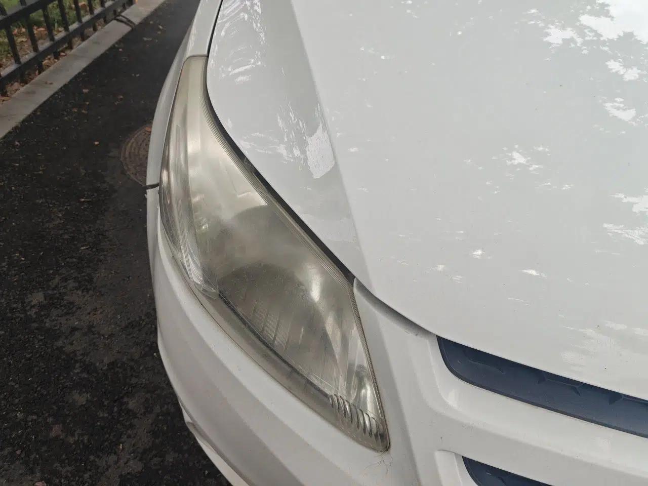 Chevrolet Sail 2011 Hatchback 1.4L AMT Happiness Edition — миниатюра 7