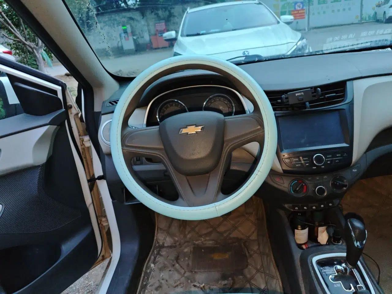 Chevrolet Sail 2011 Sedan 1.4L AMT Happiness Edition — миниатюра 11