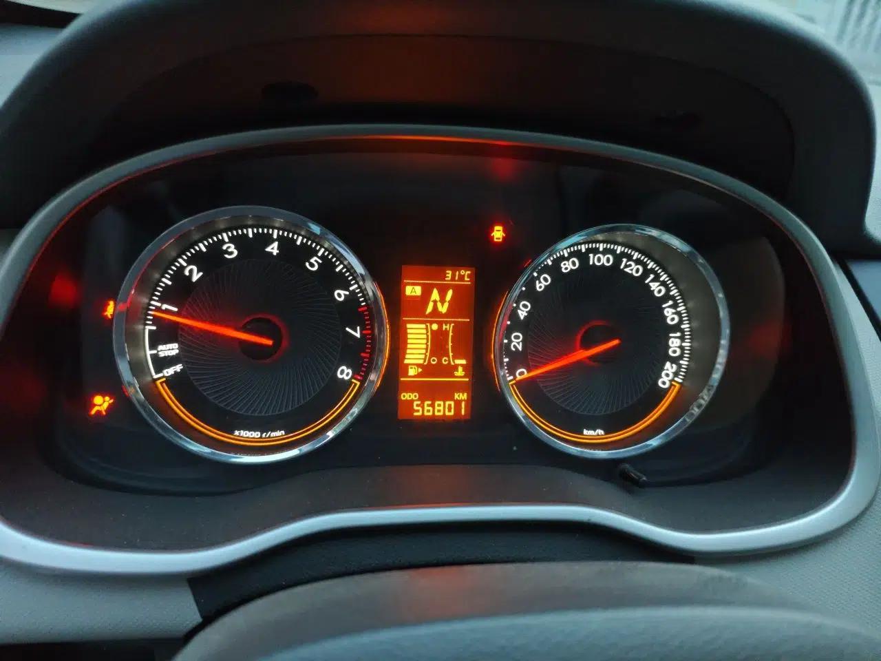 Chevrolet Sail 2011 Sedan 1.4L AMT Happiness Edition — миниатюра 12