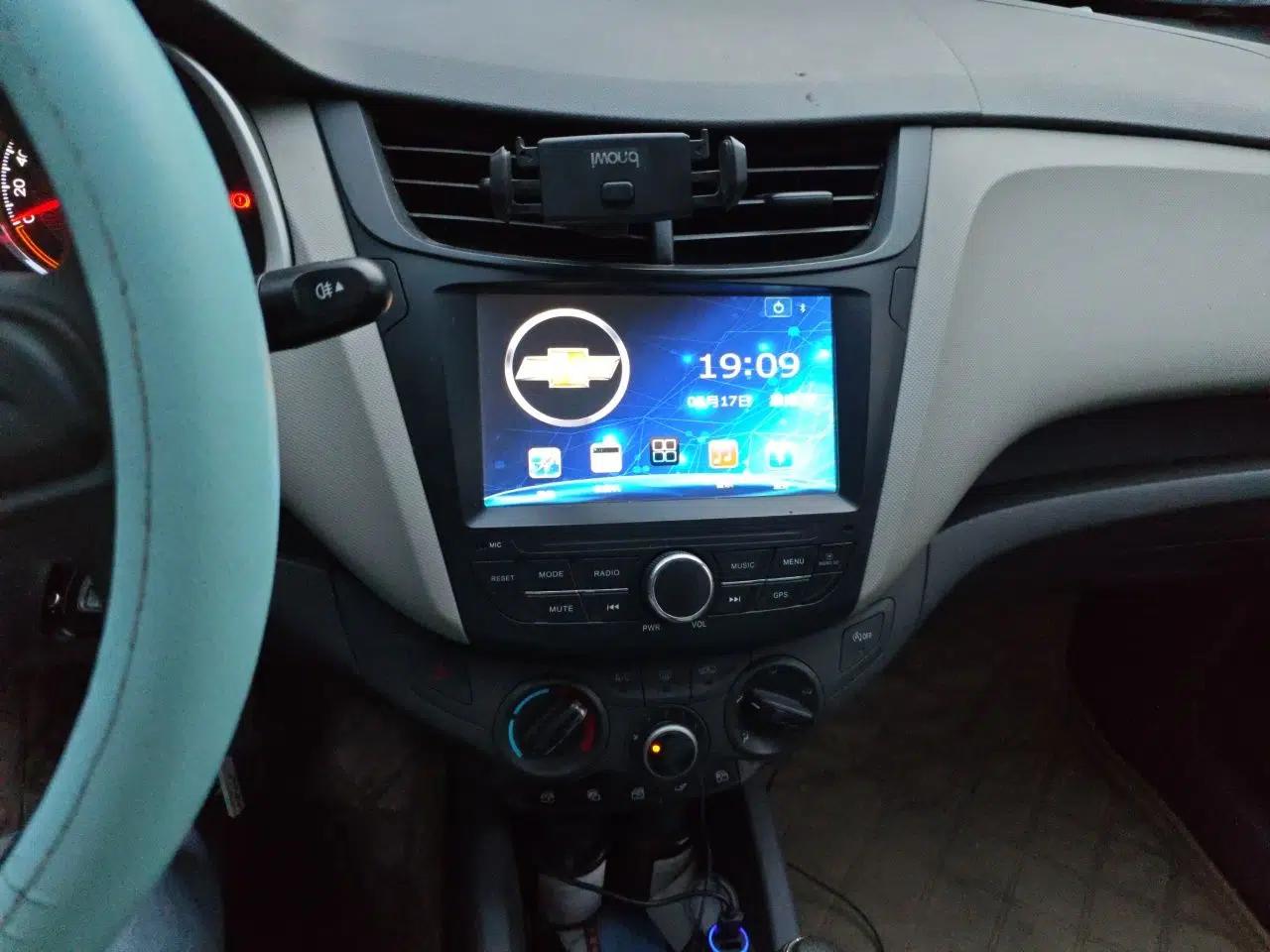 Chevrolet Sail 2011 Sedan 1.4L AMT Happiness Edition — миниатюра 14