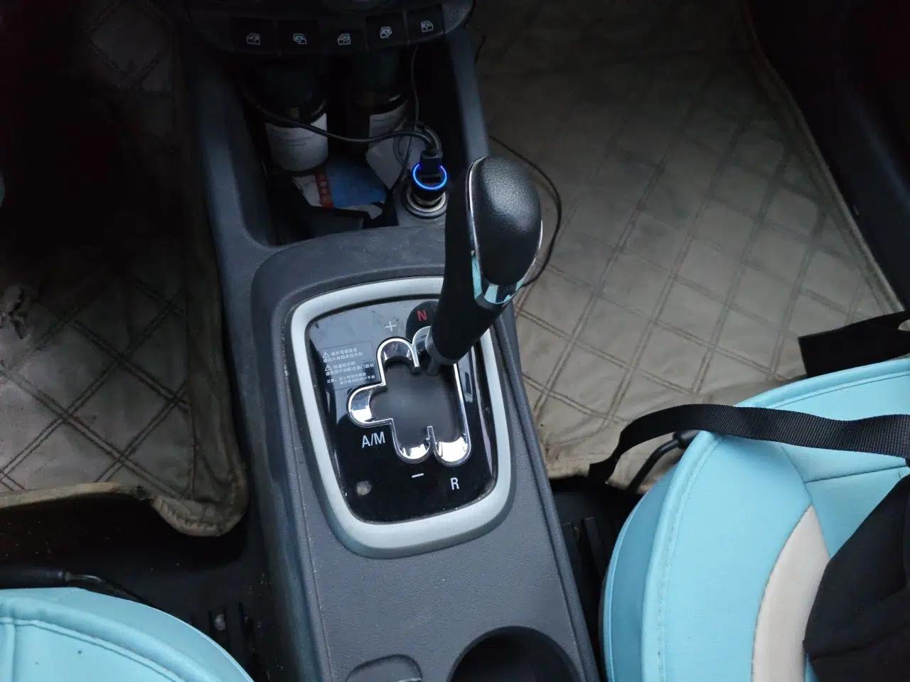 Chevrolet Sail 2011 Sedan 1.4L AMT Happiness Edition — миниатюра 15
