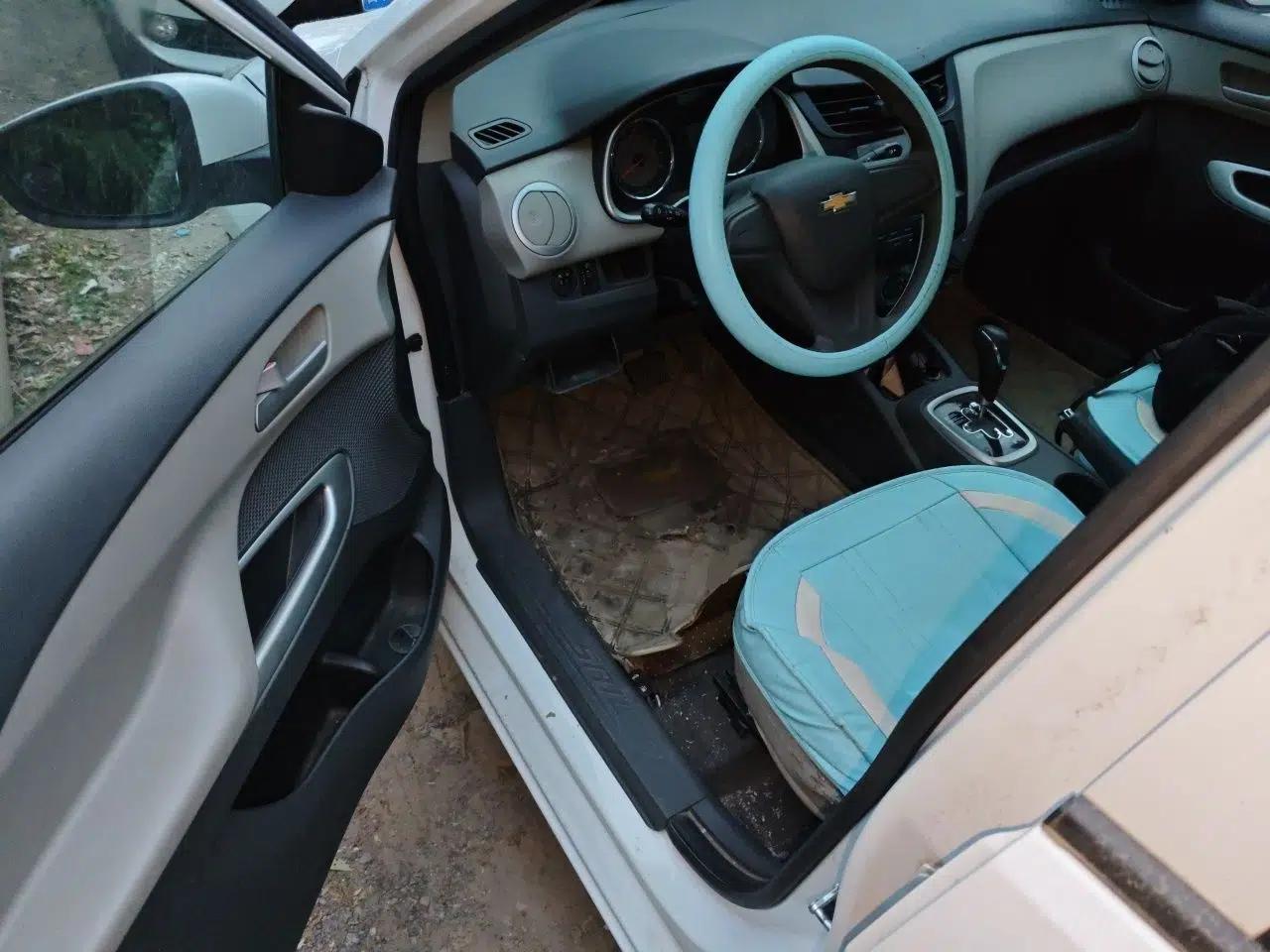 Chevrolet Sail 2011 Sedan 1.4L AMT Happiness Edition — миниатюра 17