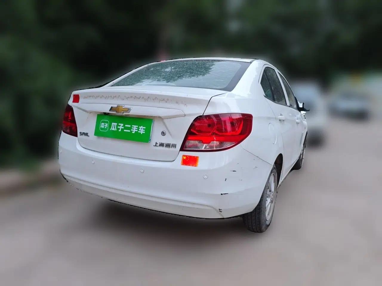 Chevrolet Sail 2011 Sedan 1.4L AMT Happiness Edition — миниатюра 6