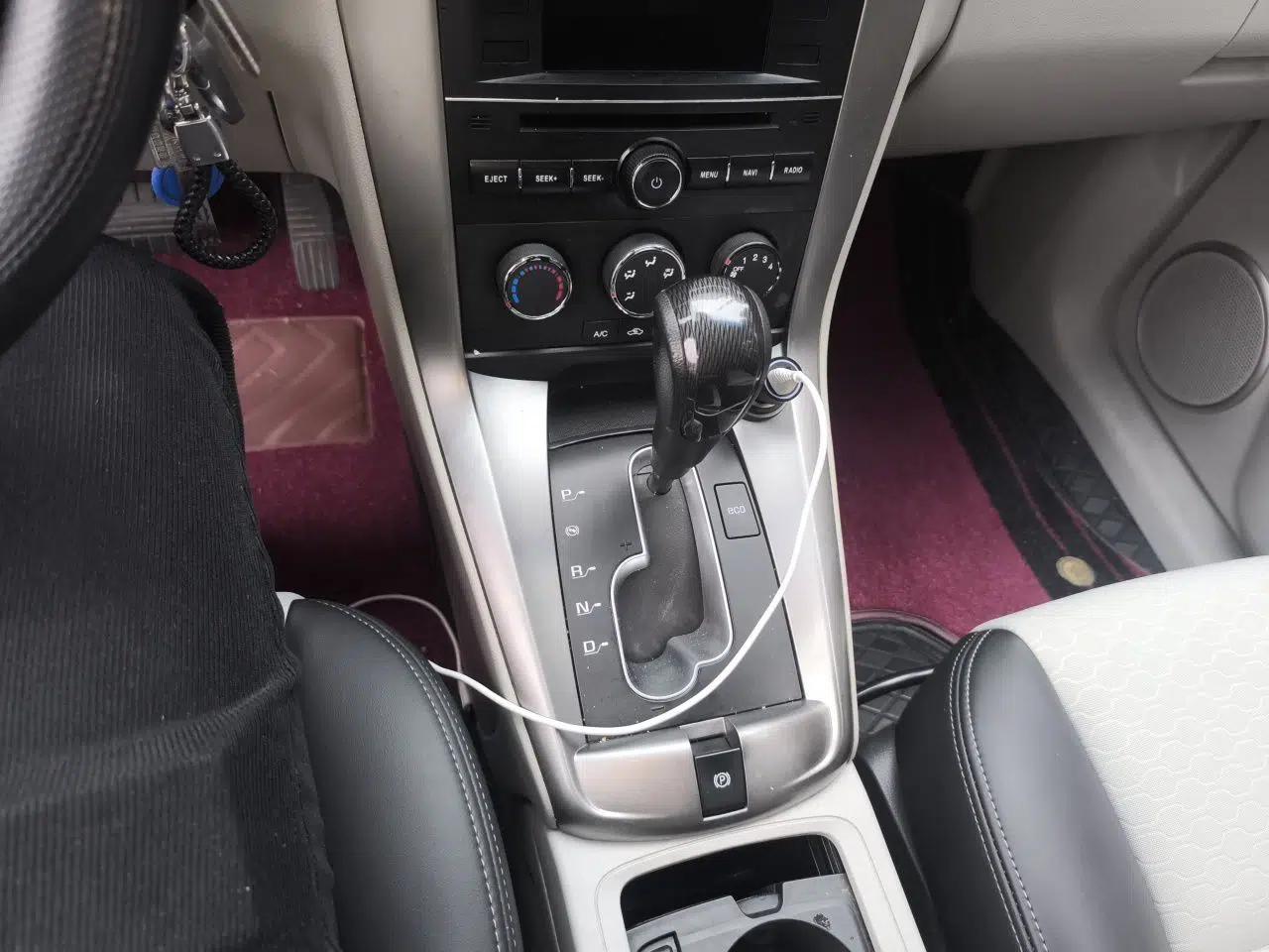 Chevrolet Captiva 2015 2.4L Two-Wheel Drive Urban Version 5 Seats — миниатюра 11
