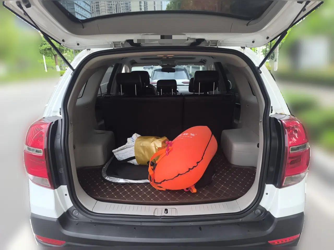 Chevrolet Captiva 2015 2.4L Two-Wheel Drive Urban Version 5 Seats — миниатюра 16