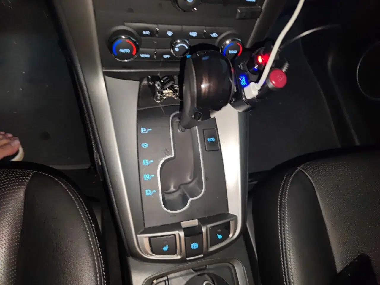 Chevrolet Captiva 2015 2.4L 4x4 Flagship Edition 7-Seater — миниатюра 15