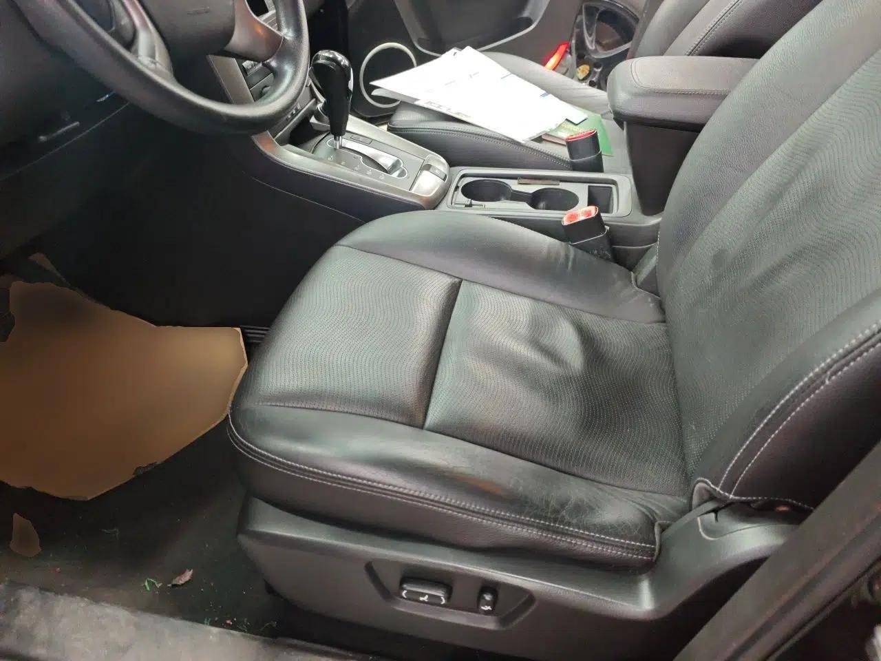 Chevrolet Captiva 2014 2.4L Two-Wheel Drive Urban Version 7 Seats — миниатюра 16