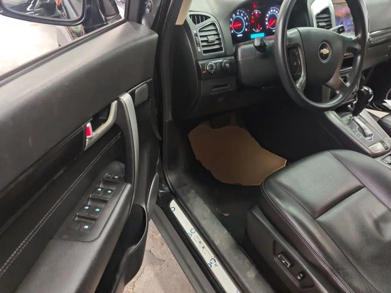 Chevrolet Captiva 2014 2.4L Two-Wheel Drive Urban Version 7 Seats — миниатюра 17
