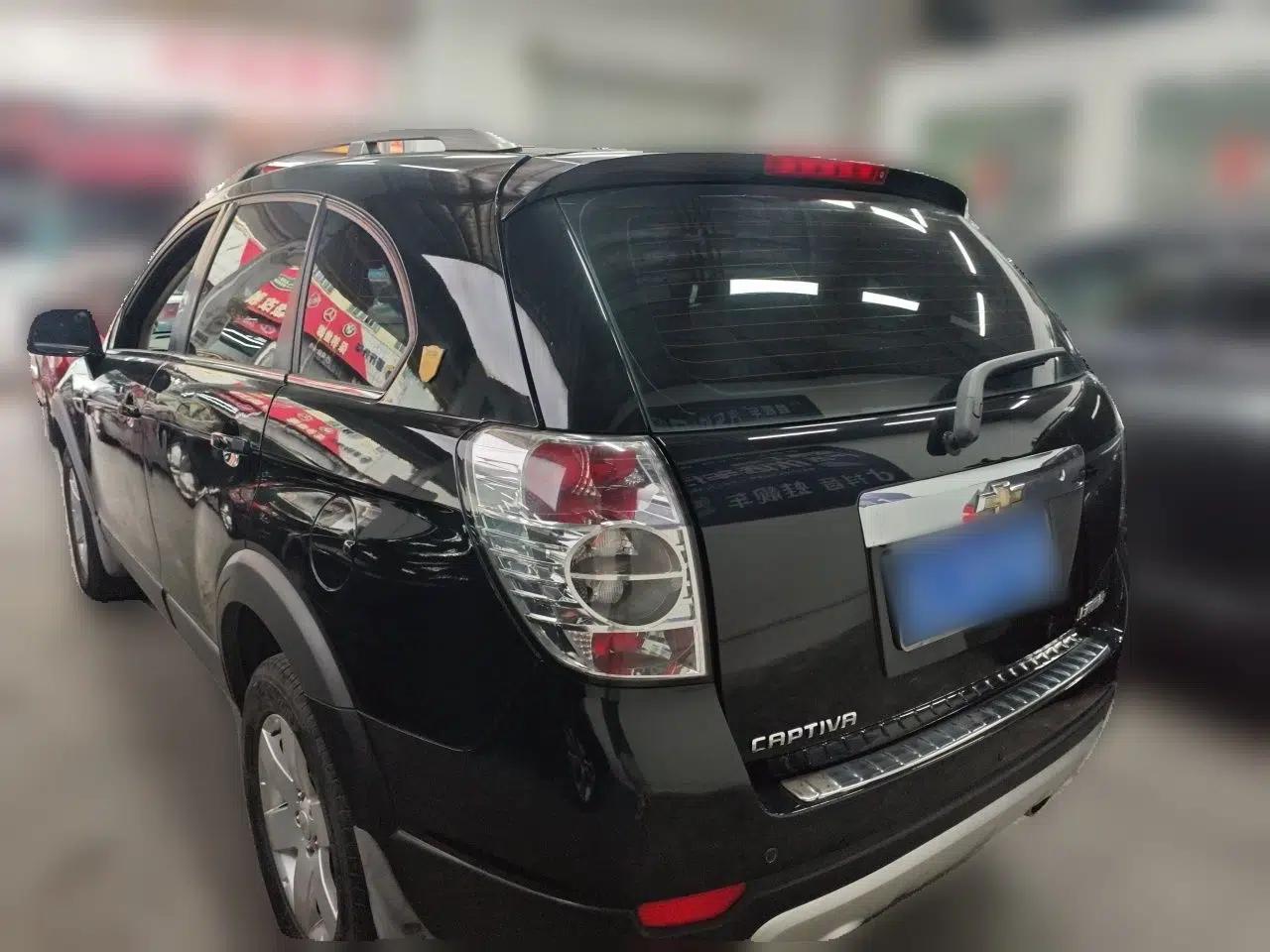 Chevrolet Captiva 2014 2.4L Two-Wheel Drive Urban Version 7 Seats — миниатюра 4
