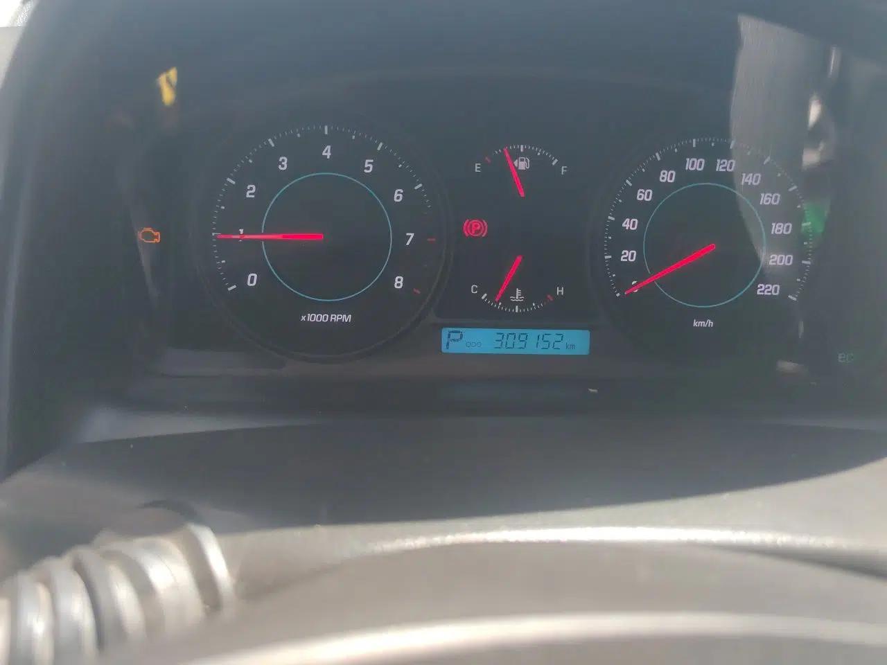 Chevrolet Captiva 2011 2.4 AT 7-Seater Luxury Edition — миниатюра 13