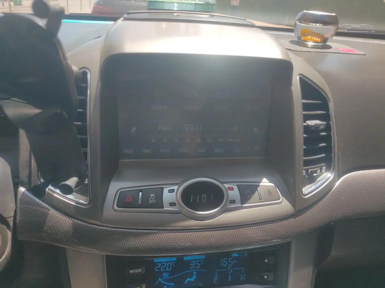 Chevrolet Captiva 2011 2.4 AT 7-Seater Luxury Edition — миниатюра 14