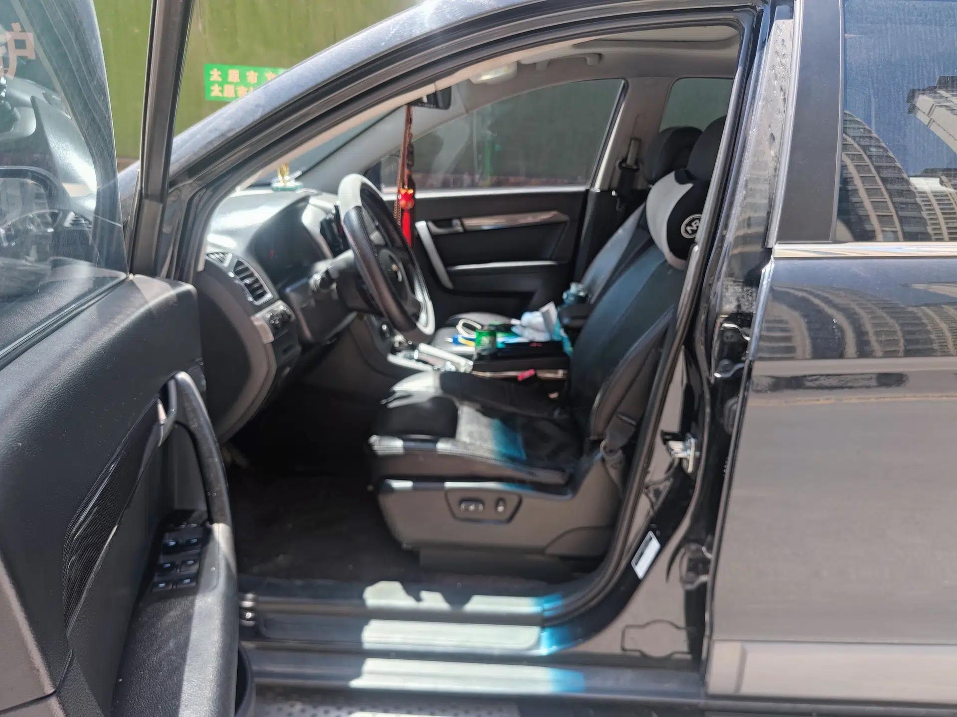 Chevrolet Captiva 2011 2.4 AT 7-Seater Luxury Edition — миниатюра 17