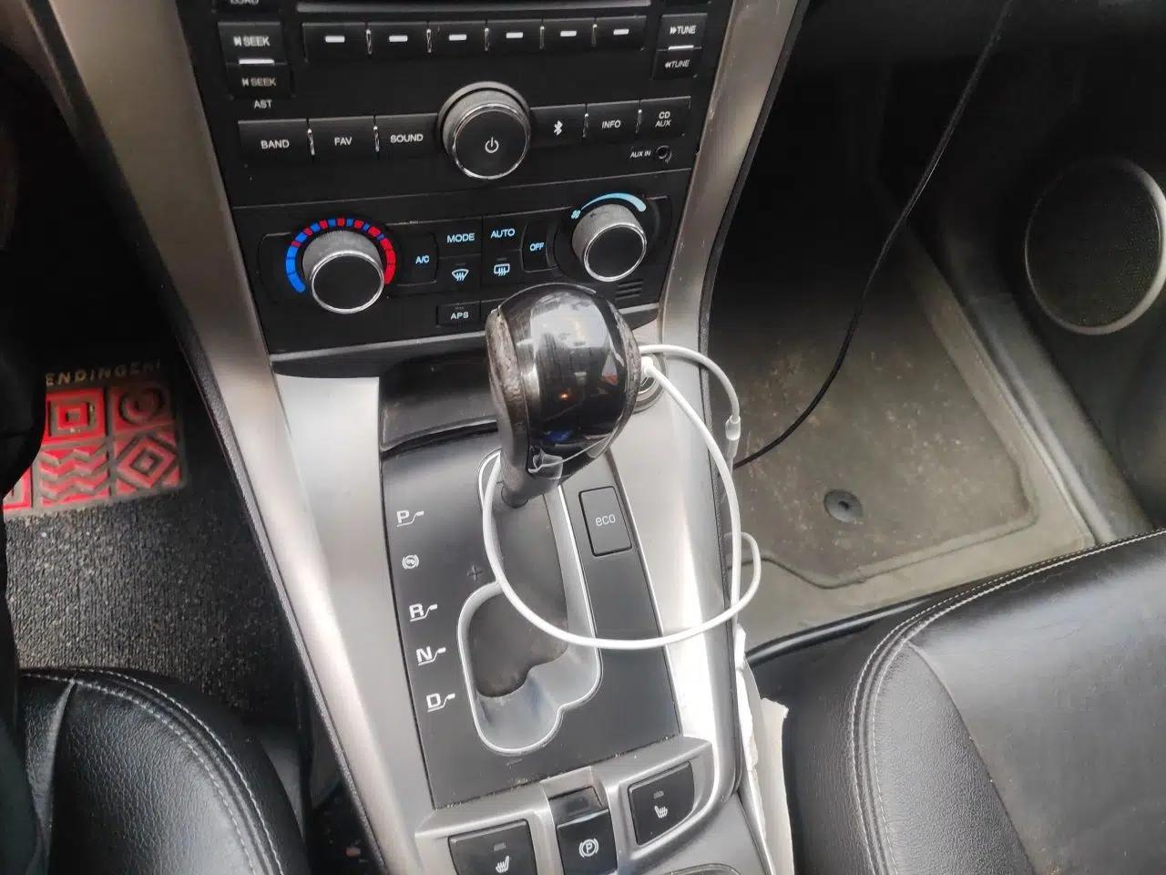 Chevrolet Captiva 2012 2.4L 4x4 Flagship Edition 7 Seats — миниатюра 15