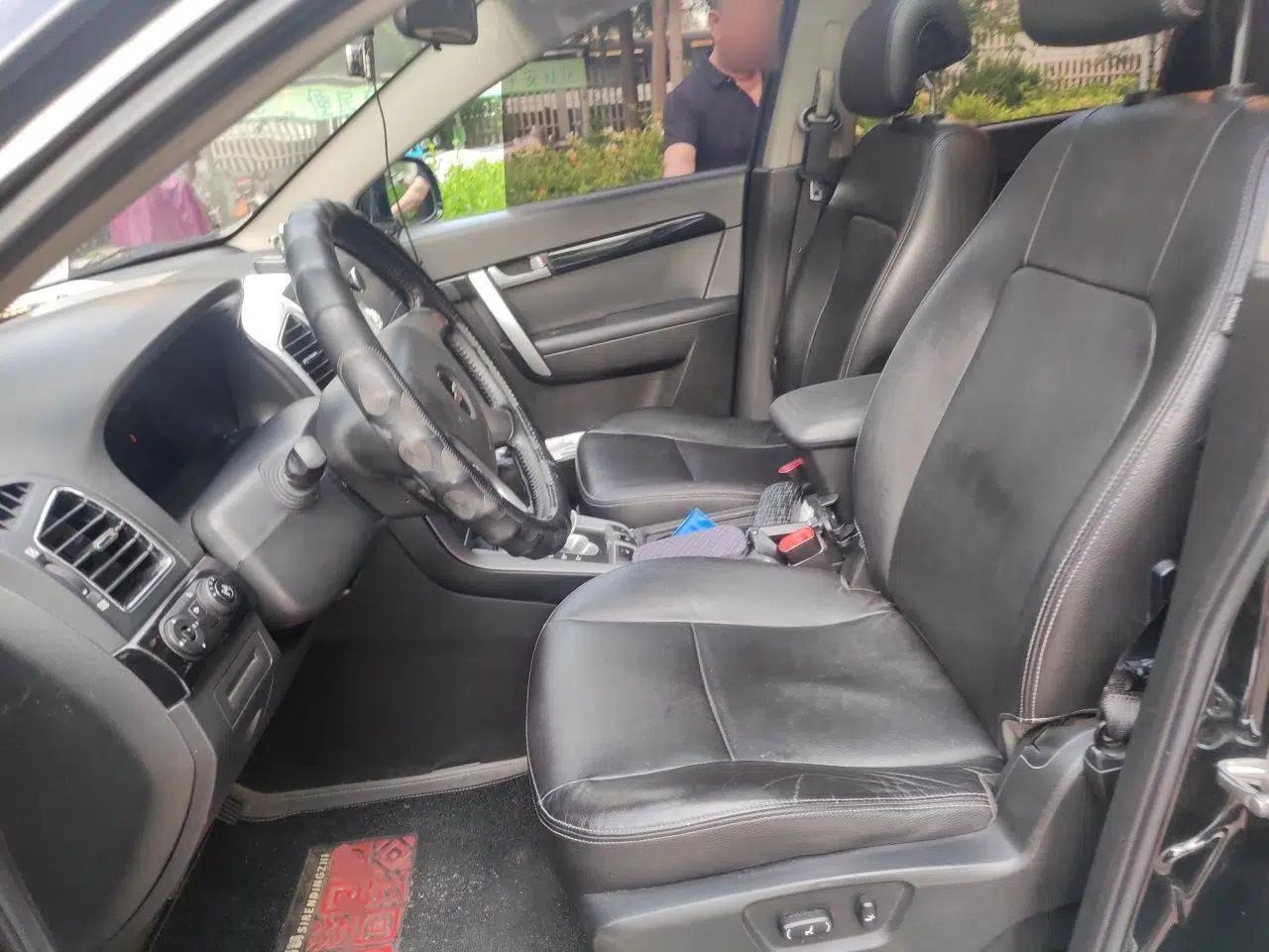 Chevrolet Captiva 2012 2.4L 4x4 Flagship Edition 7 Seats — миниатюра 16