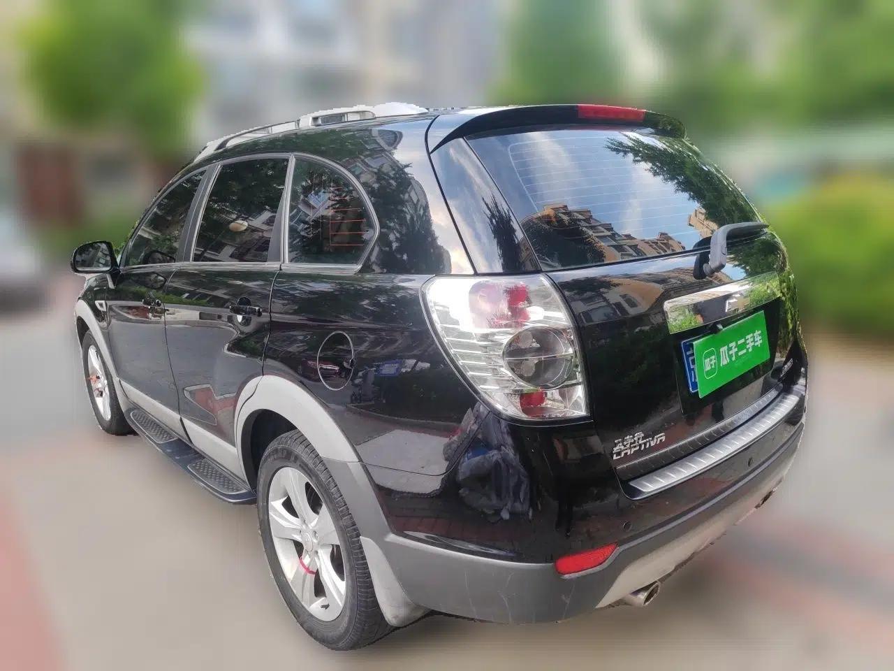Chevrolet Captiva 2012 2.4L 4x4 Flagship Edition 7 Seats — миниатюра 4
