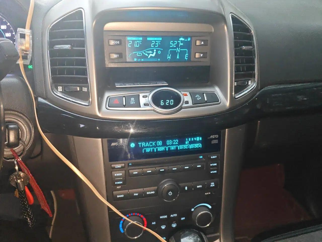 Chevrolet Captiva 2012 2.4L 4x4 Flagship Edition 7 Seats — миниатюра 14