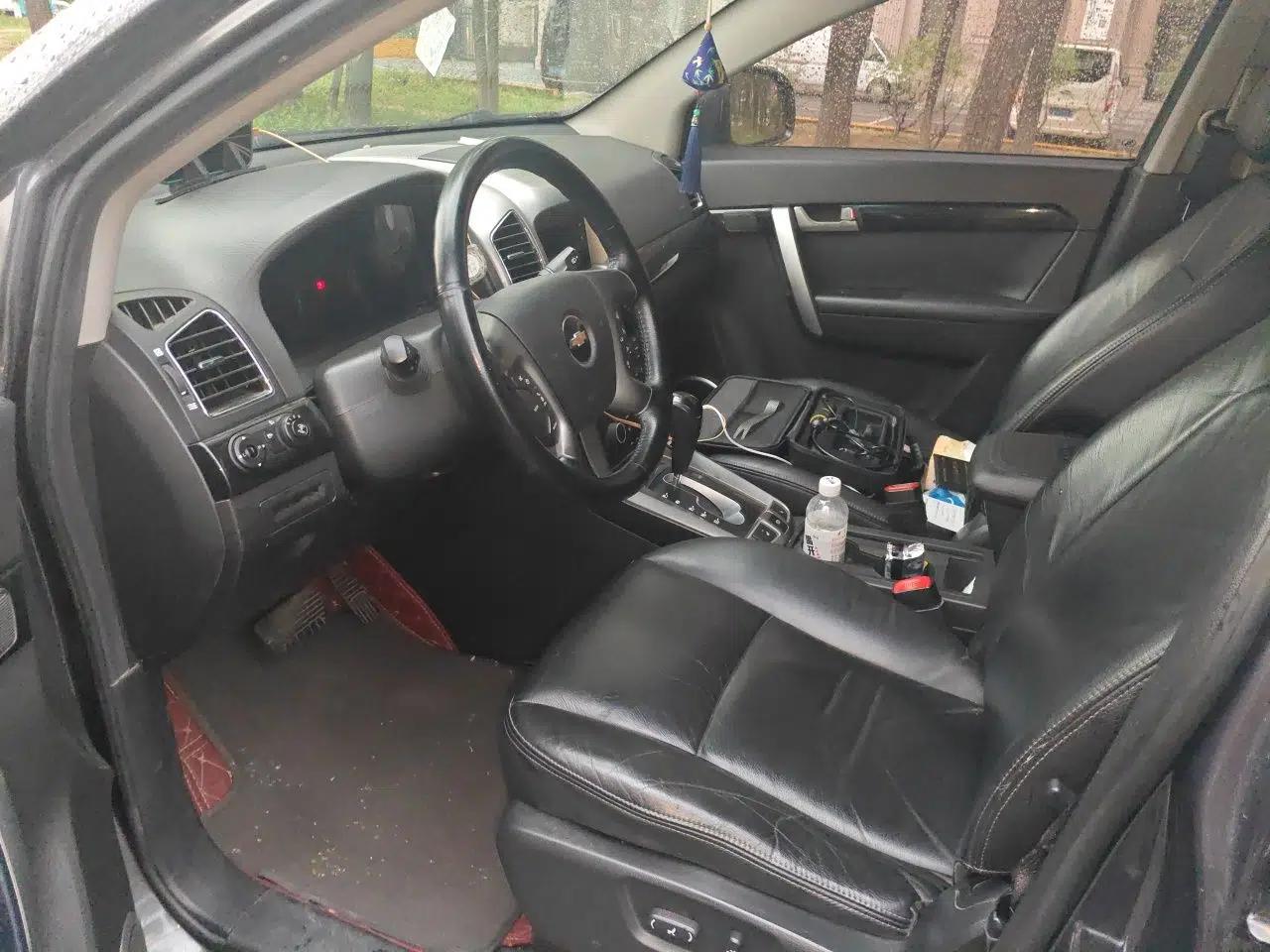 Chevrolet Captiva 2012 2.4L 4x4 Flagship Edition 7 Seats — миниатюра 17