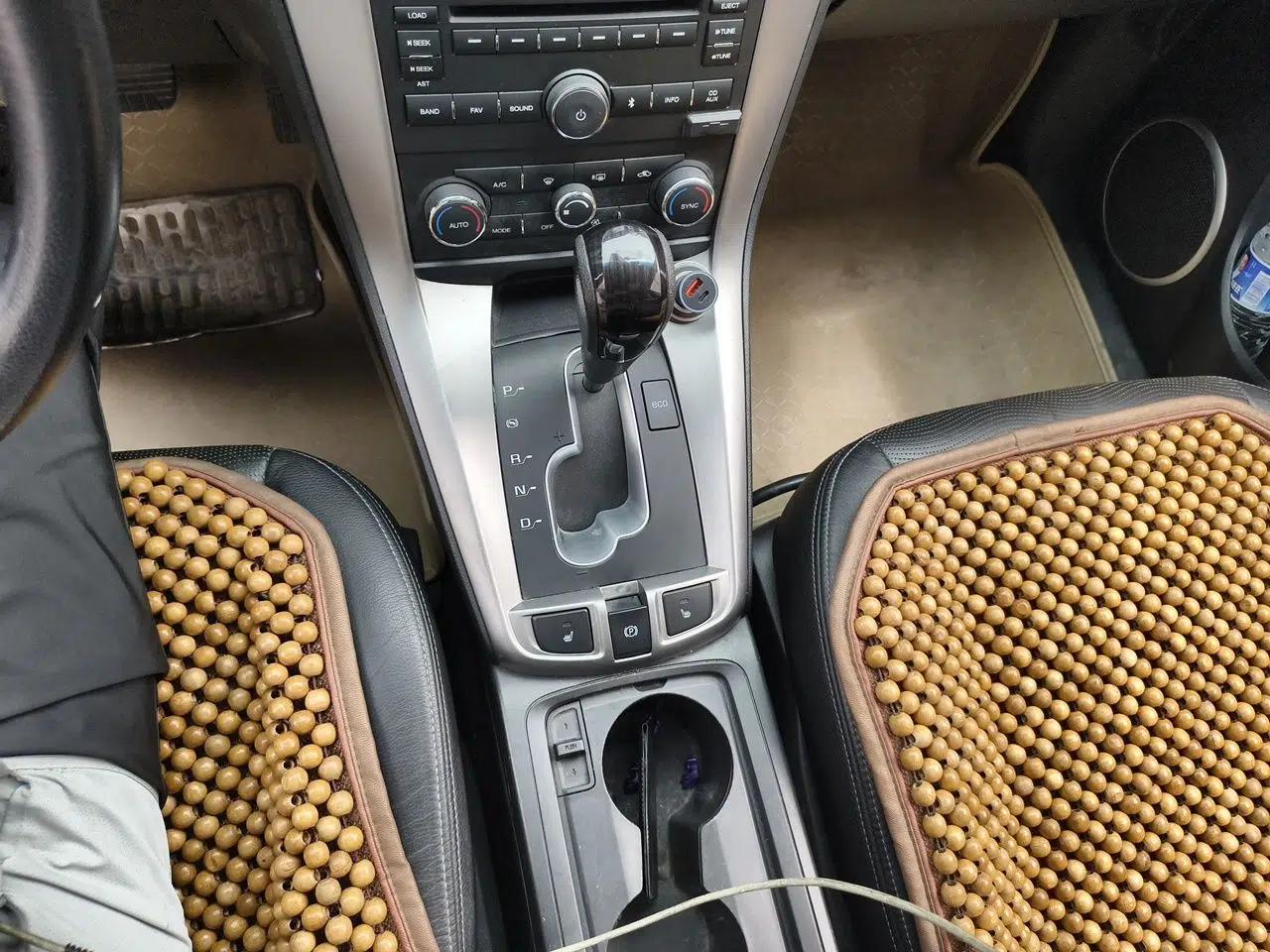 Chevrolet Captiva 2014 2.4L 4x4 Flagship Edition 7 Seats — миниатюра 15