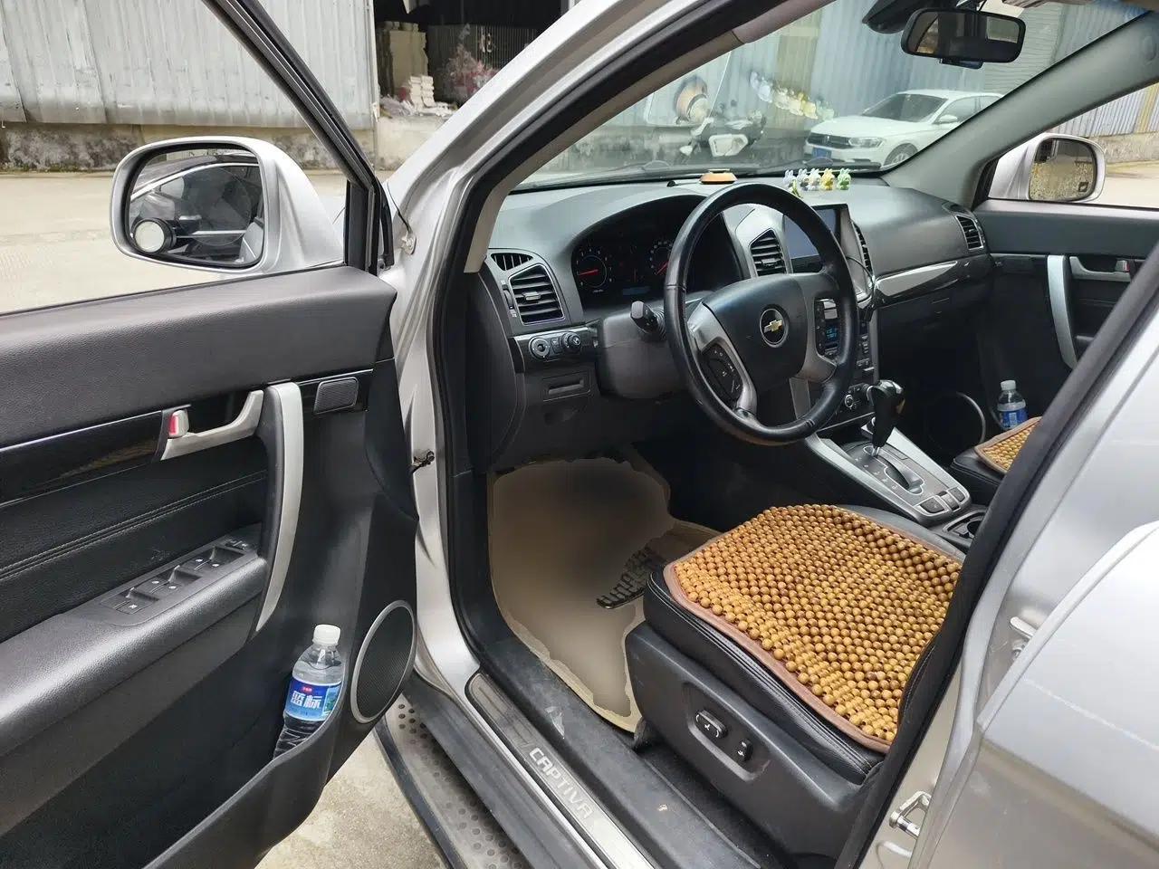 Chevrolet Captiva 2014 2.4L 4x4 Flagship Edition 7 Seats — миниатюра 17