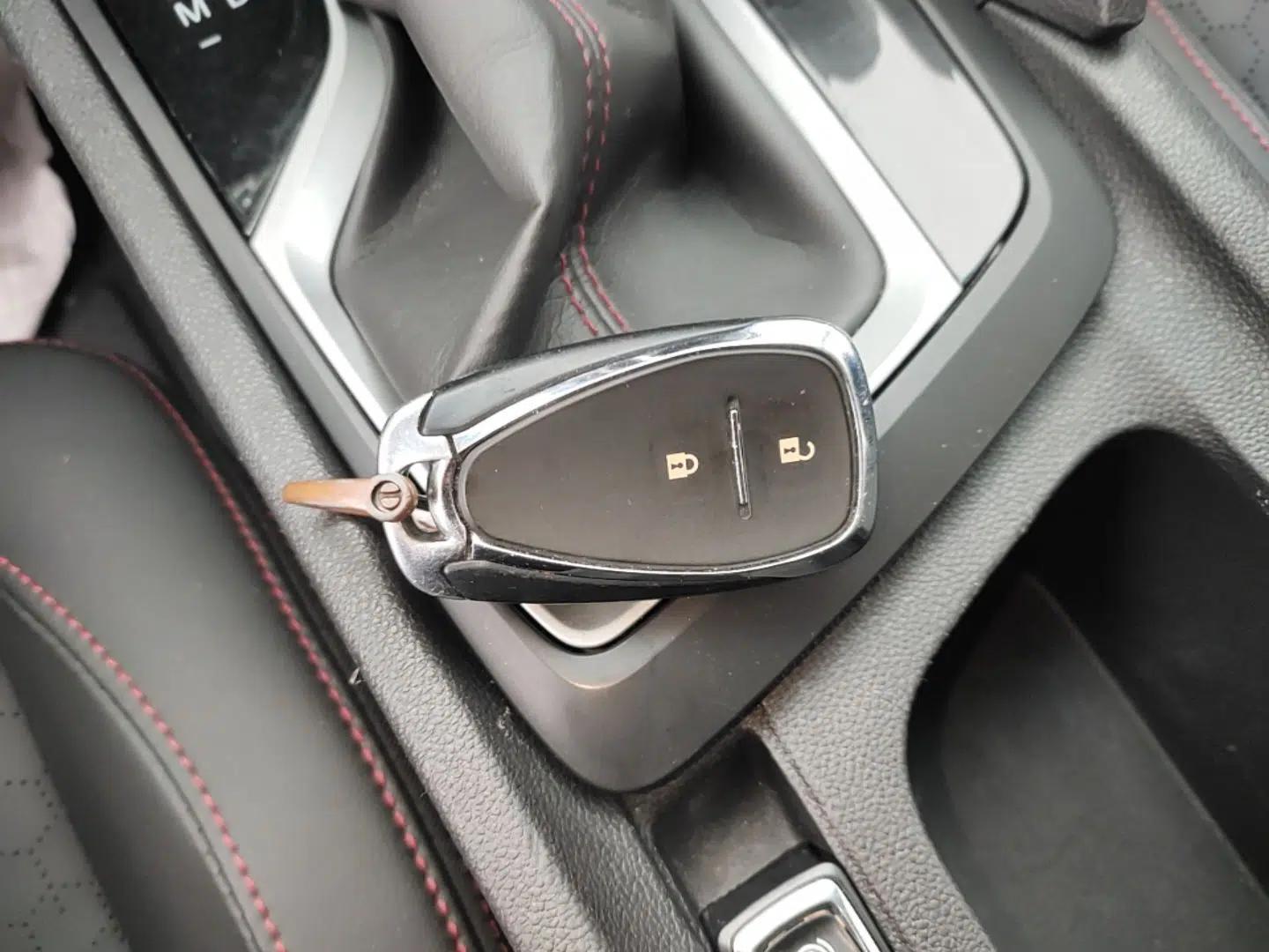Chevrolet Orlando 2020 Light Hybrid Redline 530T Automatic Enjoyment Edition (5+2 Models) — миниатюра 12