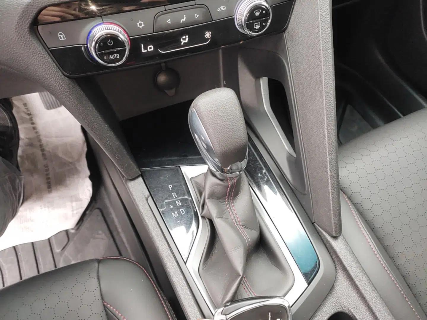 Chevrolet Orlando 2020 Light Hybrid Redline 530T Automatic Enjoyment Edition (5+2 Models) — миниатюра 17