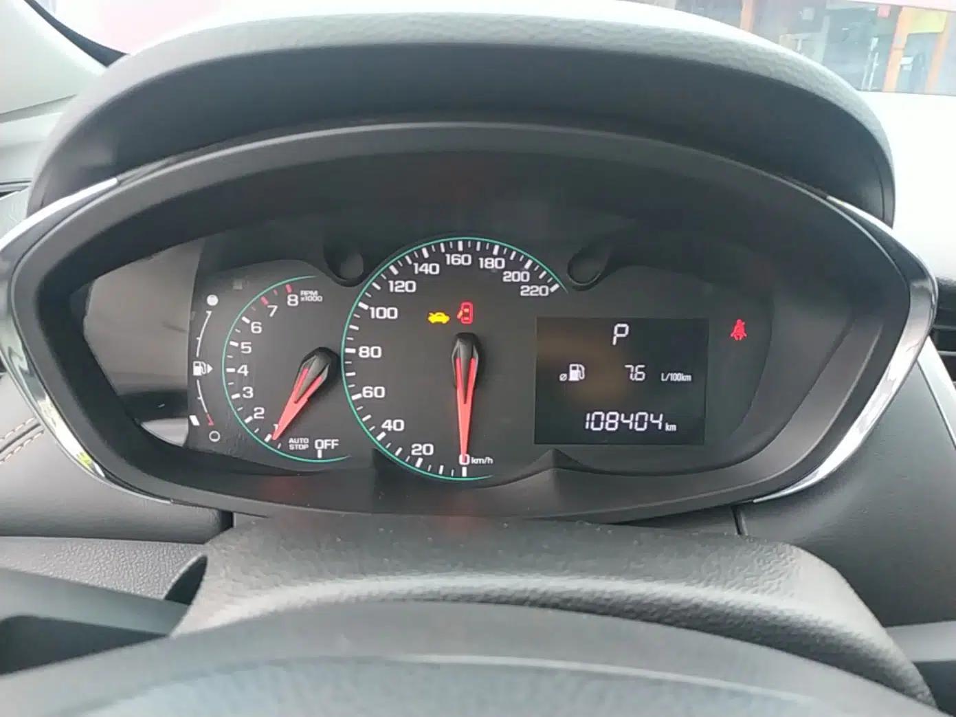 Chevrolet Trax 2018 330T Automatic Two-Wheel Drive Elite Model — миниатюра 12