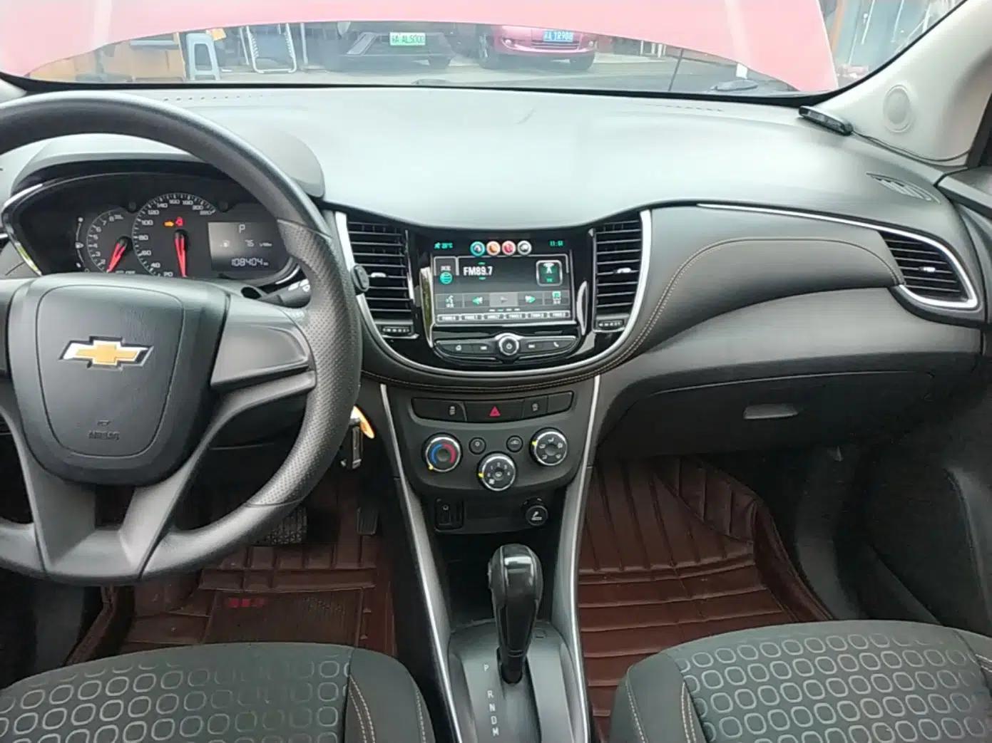 Chevrolet Trax 2018 330T Automatic Two-Wheel Drive Elite Model — миниатюра 13
