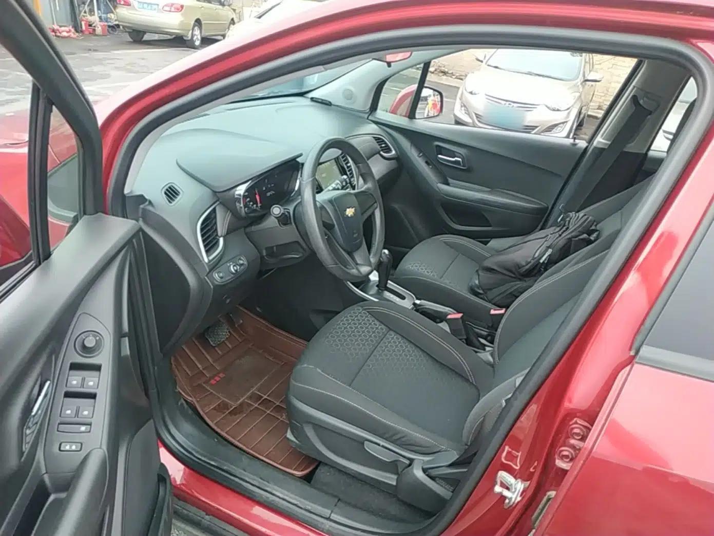 Chevrolet Trax 2018 330T Automatic Two-Wheel Drive Elite Model — миниатюра 15