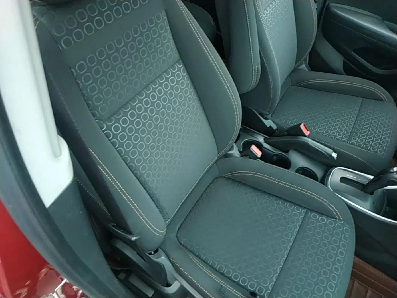 Chevrolet Trax 2018 330T Automatic Two-Wheel Drive Elite Model — миниатюра 9