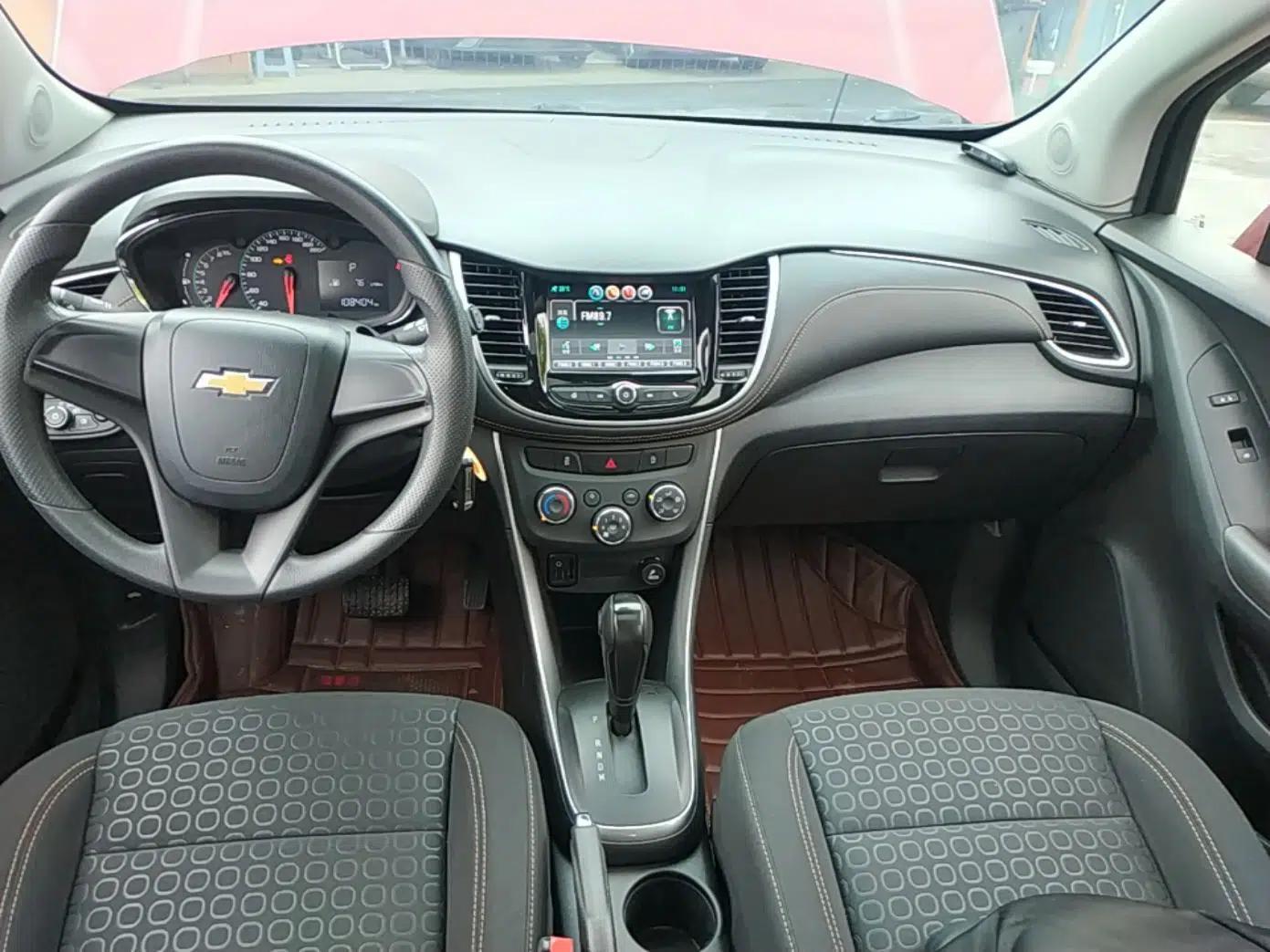 Chevrolet Trax 2018 330T Automatic Two-Wheel Drive Elite Model — миниатюра 10