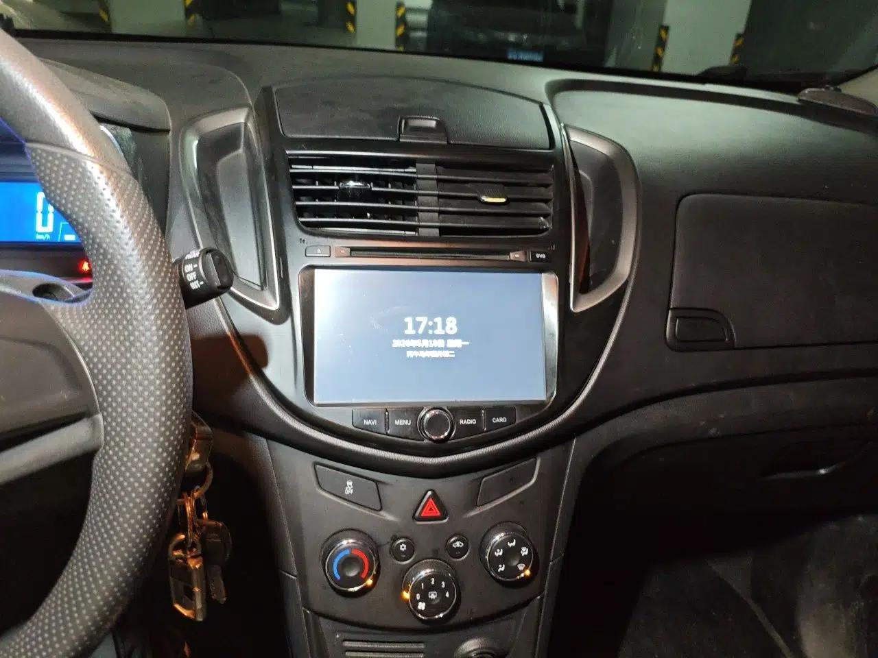 Chevrolet Trax 2016 1.4T Automatic Two-Wheel Drive Comfort Version with Sunroof — миниатюра 10