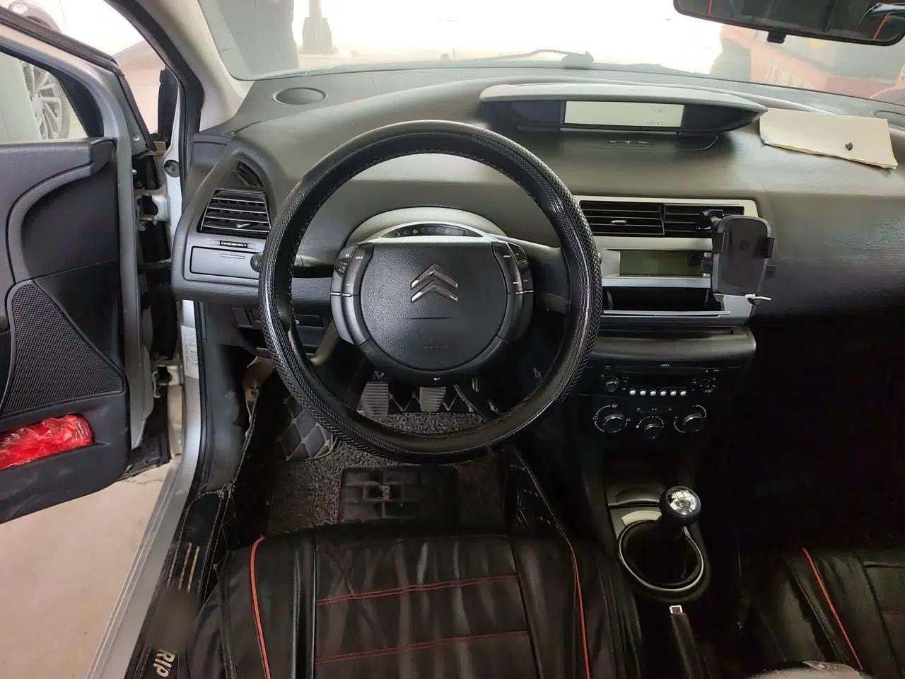 Citroen C-Quatre 2011 Sedan 1.6L Manual Fashion Edition — миниатюра 11