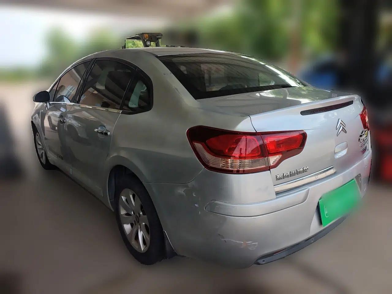 Citroen C-Quatre 2011 Sedan 1.6L Manual Fashion Edition — миниатюра 4