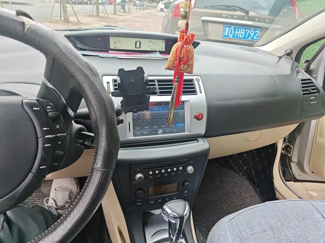 Citroen C-Quatre 2009 Sedan 1.6L Automatic Comfort Model — миниатюра 14