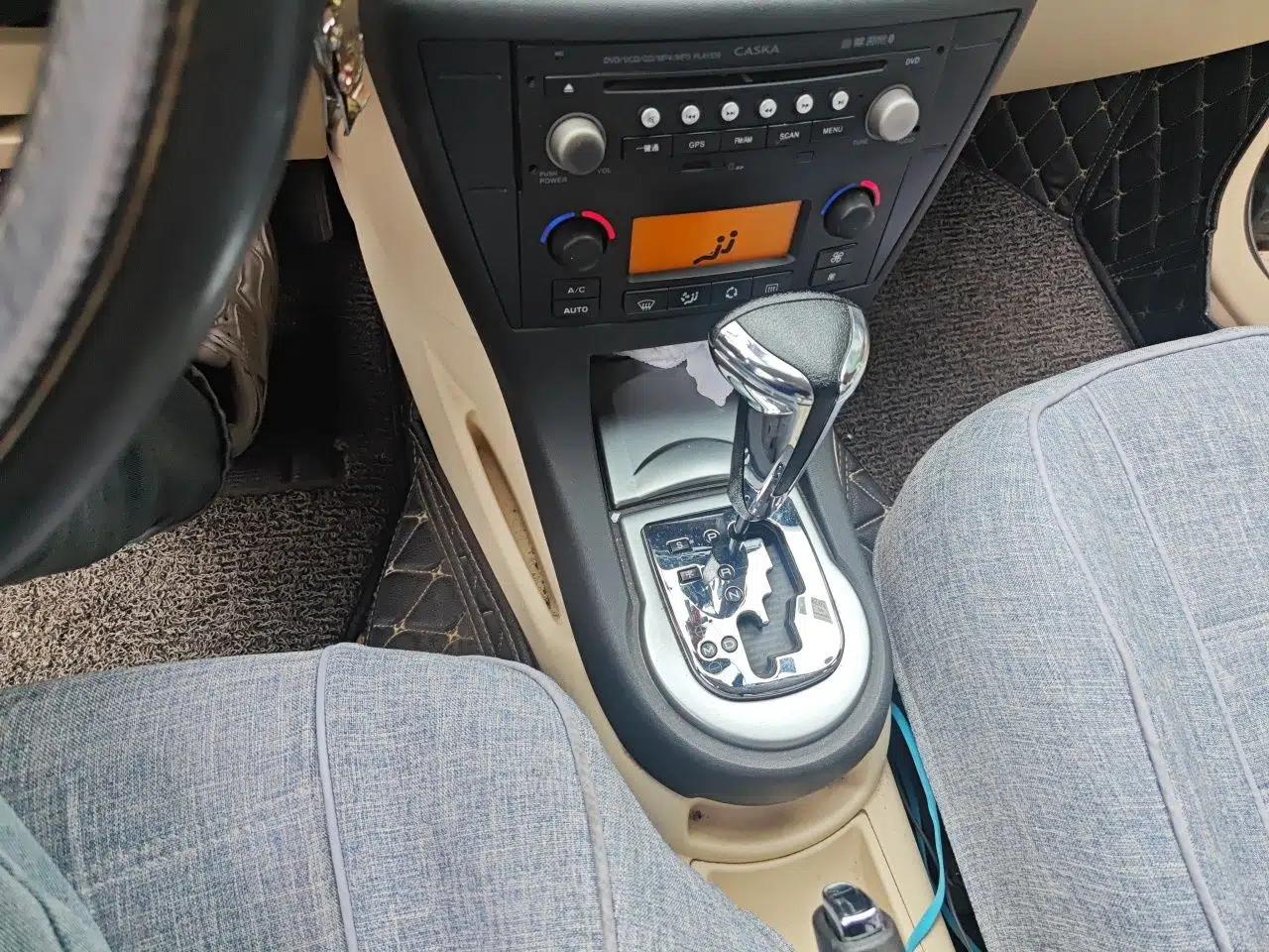 Citroen C-Quatre 2009 Sedan 1.6L Automatic Comfort Model — миниатюра 15