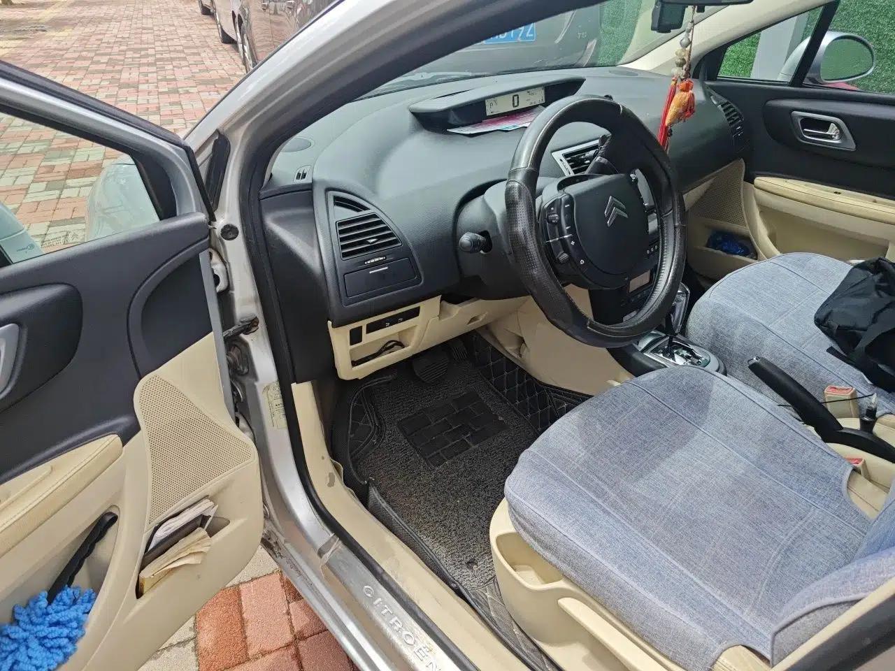 Citroen C-Quatre 2009 Sedan 1.6L Automatic Comfort Model — миниатюра 17