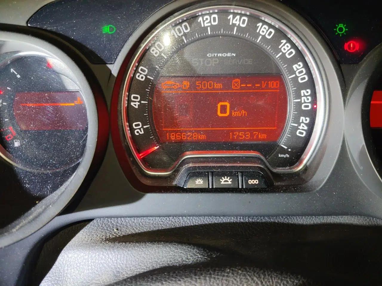 Citroen C5 2013 2.0L Automatic Luxury Model — миниатюра 13