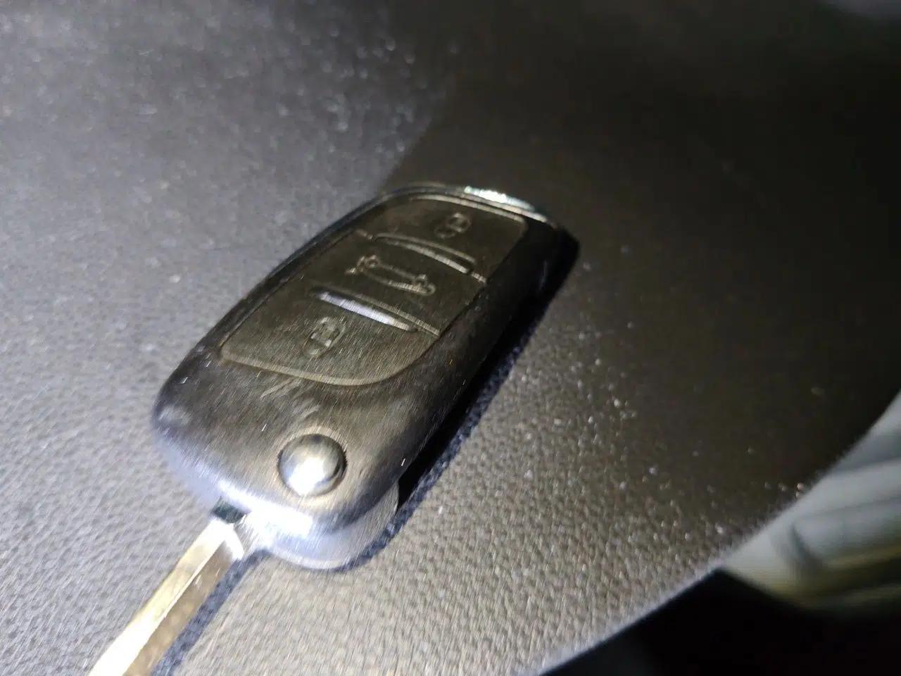 Citroen C5 2013 2.0L Automatic Luxury Model — миниатюра 9