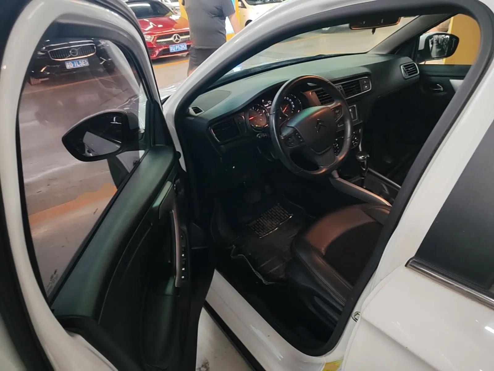 Citroen C3-XR 2015 1.6L Automatic Pioneer Model — миниатюра 19