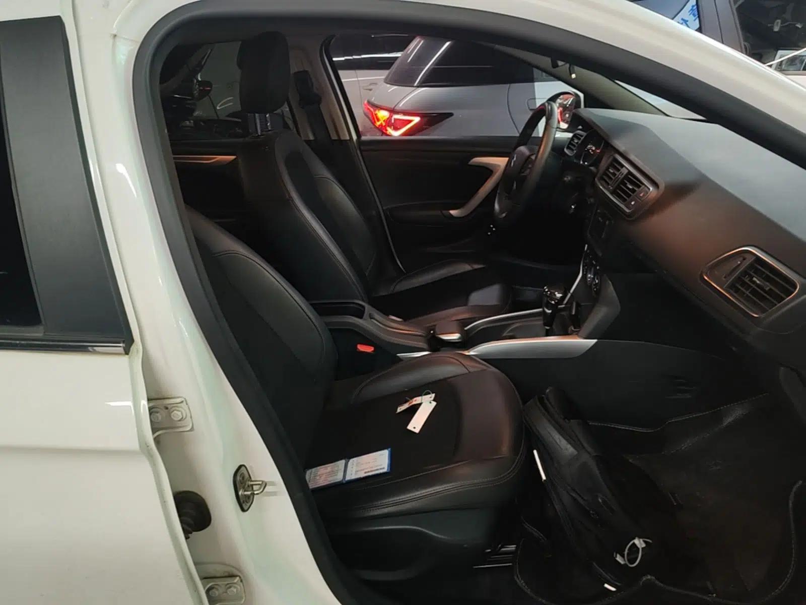 Citroen C3-XR 2015 1.6L Automatic Pioneer Model — миниатюра 23