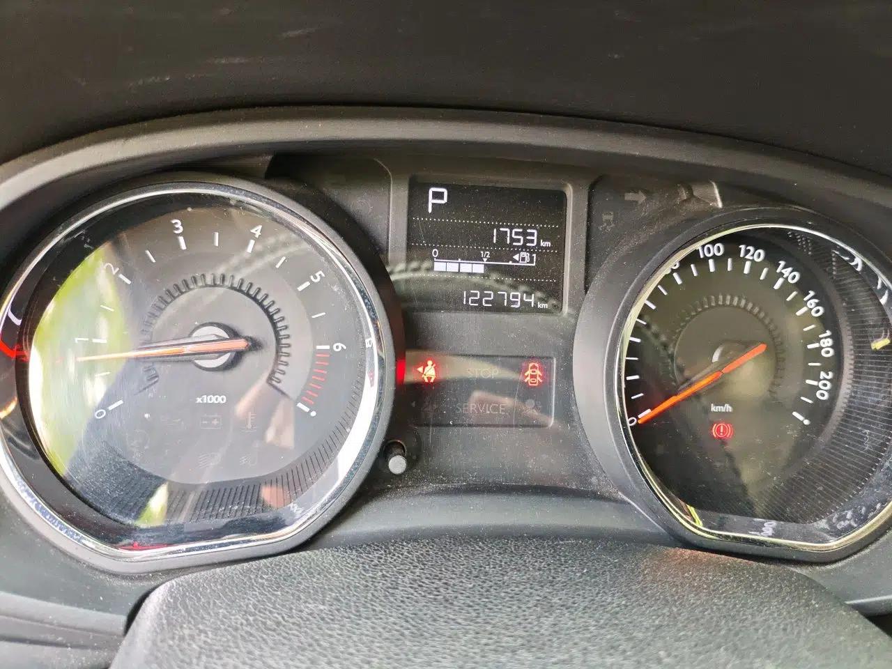 Citroen C3-XR 2015 1.6L Automatic Smart Version — миниатюра 13