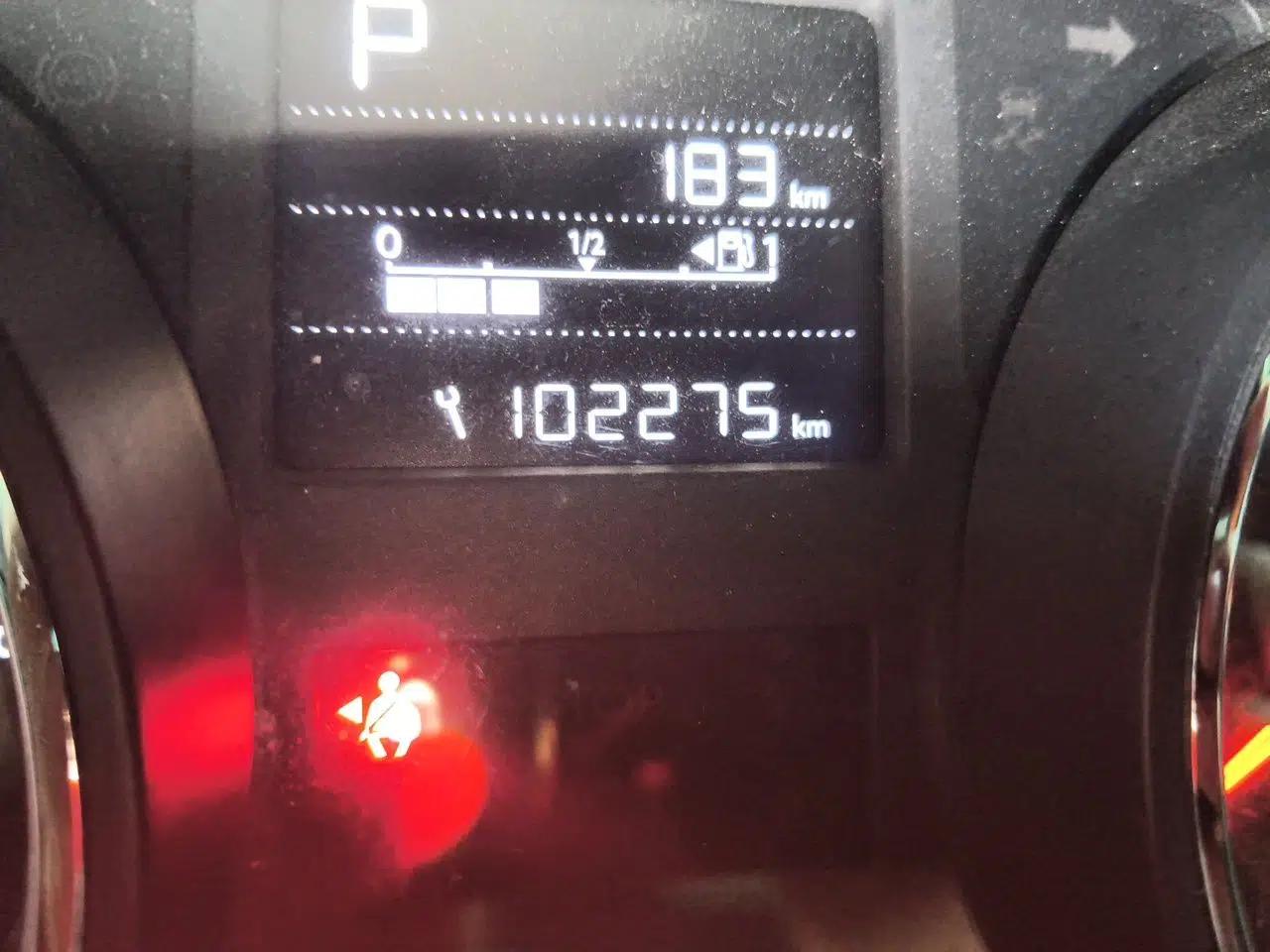 Citroen C3-XR 2015 1.6L Automatic Pioneer Model — миниатюра 13