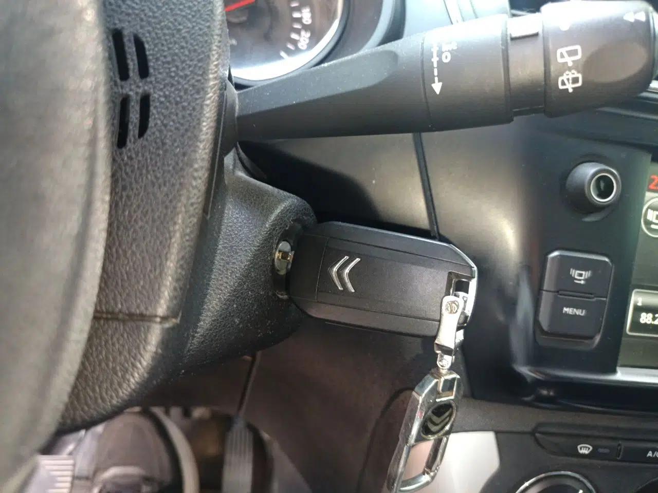 Citroen C3-XR 2015 1.6L Manual Pioneer Model — миниатюра 9