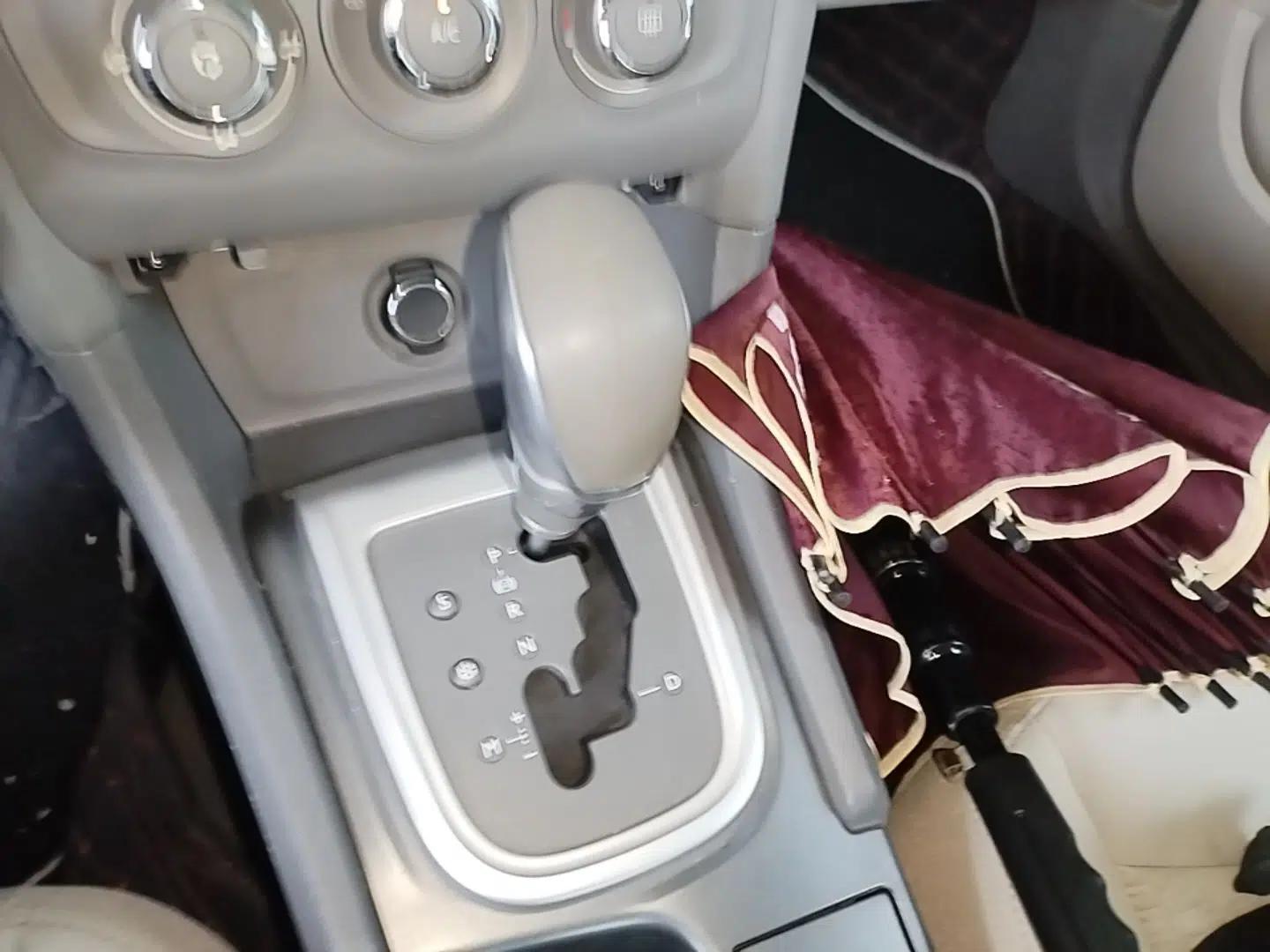 Citroen C4L 2015 1.8L Automatic Leading Edition — миниатюра 16